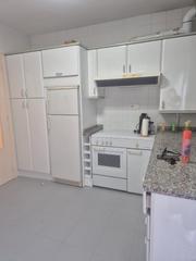 Lloguer Casa adossada a Salesianos. Casa adosada