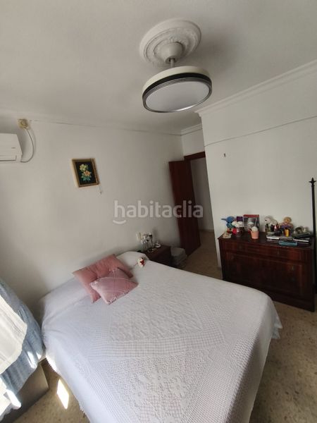 Foto 9f917d24-f551-46c3-a150-449ec729f5e1. Casa adossada a Centro Utrera