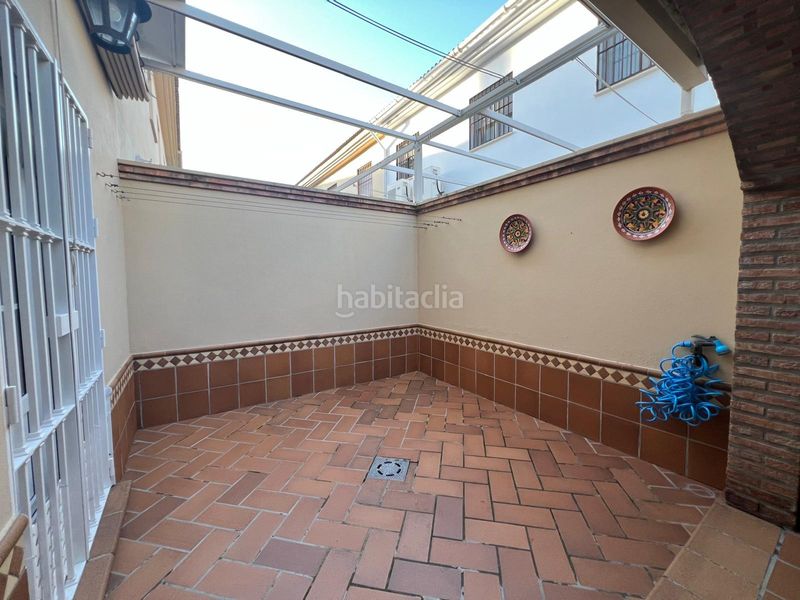 Foto a7526d18-0b41-404a-8f7a-21f786eae1e5. Casa adossada amb xemeneia a Consolación Utrera
