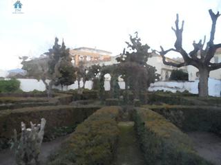 Chalet à La Zubia Ciudad. Venta de palacete en el centro de la zubia.