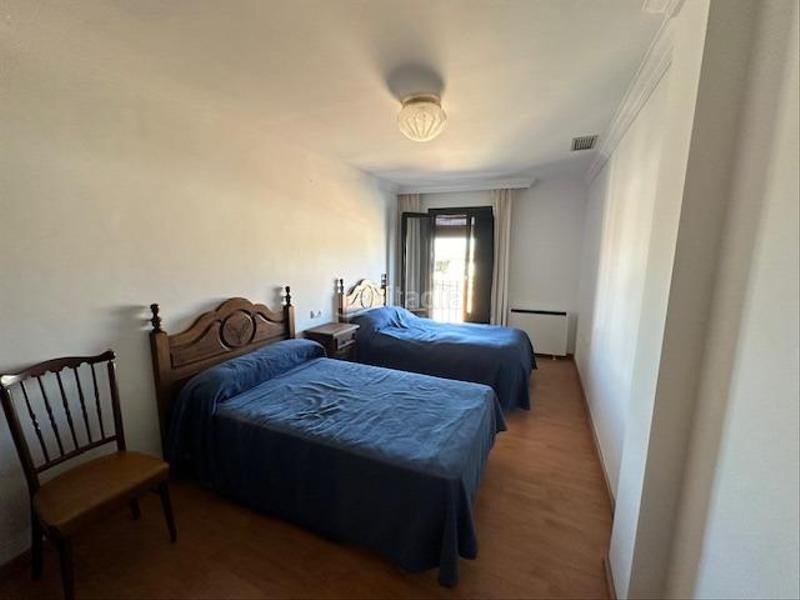 Foto 412e6f70-a2e9-4de8-a98d-7651d3870090. Piso gran piso en venta en pleno centro de la zubia en Zubia (La)