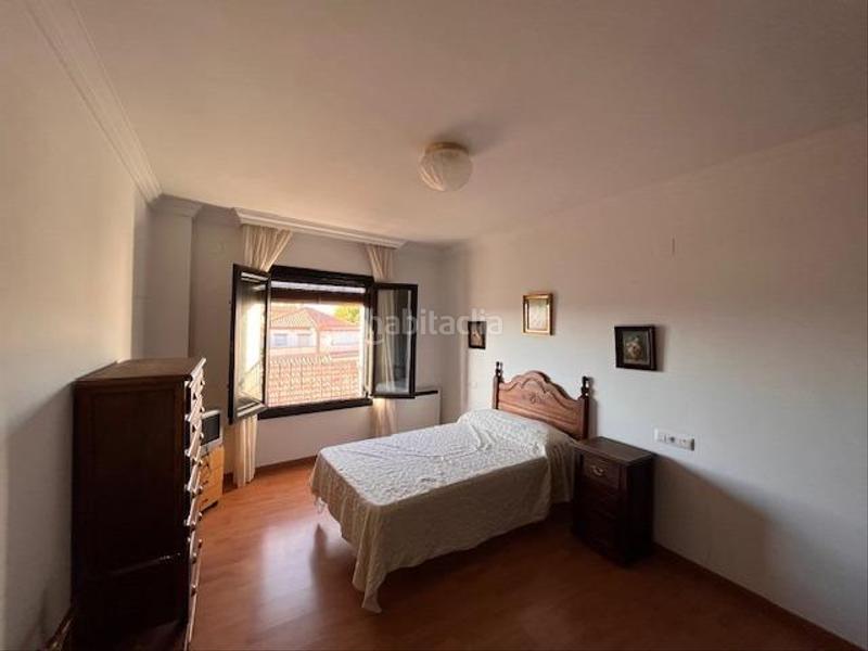 Foto 699bd77b-bbca-419a-9a43-3a7948dea4c1. Piso gran piso en venta en pleno centro de la zubia en Zubia (La)