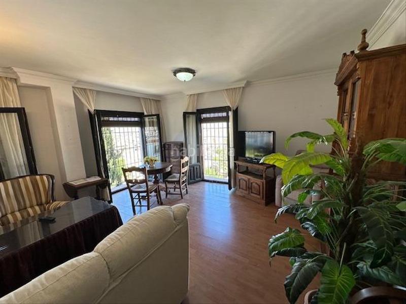 Foto 7c0bb1d0-f1fb-4377-8976-aedf9574d432. Piso gran piso en venta en pleno centro de la zubia en Zubia (La)