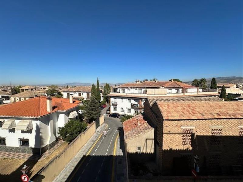 Foto 7d09ae08-bf04-4962-93ea-cf128c3ae77b. Piso gran piso en venta en pleno centro de la zubia en Zubia (La)