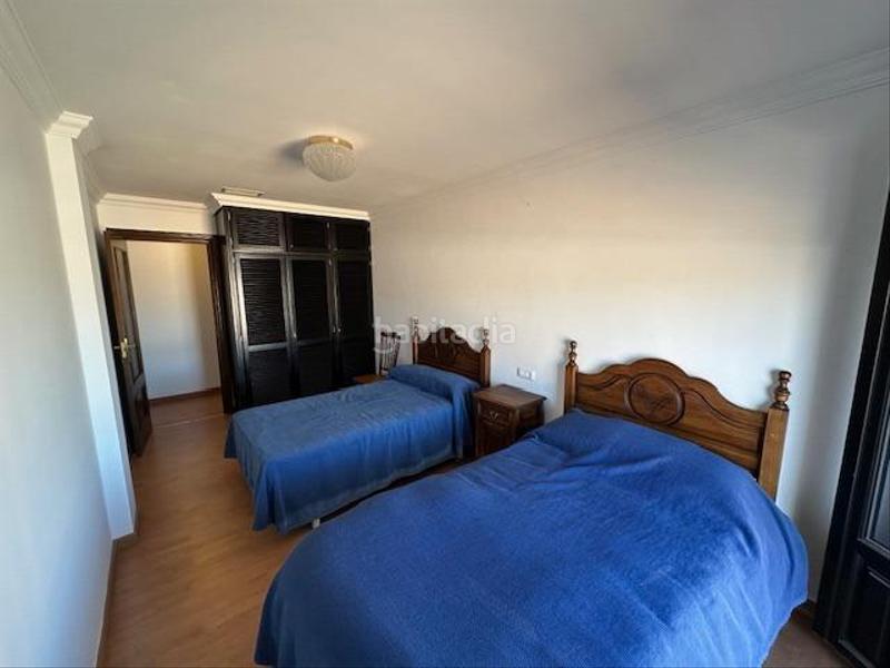 Foto 83f6779c-7167-4487-a3dd-e1efd7aacb37. Piso gran piso en venta en pleno centro de la zubia en Zubia (La)