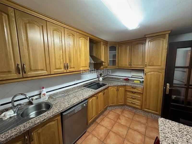 Foto ac820a41-670e-44d9-87ba-ffb754b2e8c2. Piso gran piso en venta en pleno centro de la zubia en Zubia (La)