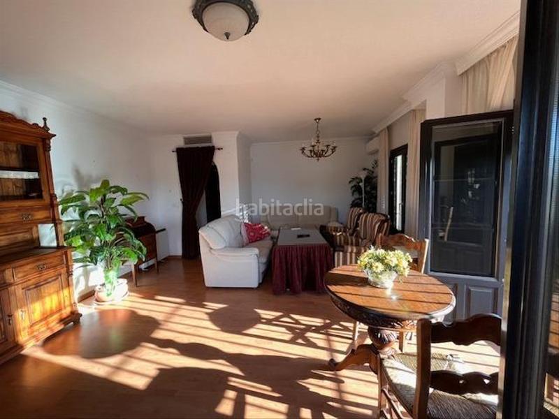 Foto de8dd335-1370-4e25-9dbf-ae0822f8a99d. Piso gran piso en venta en pleno centro de la zubia en Zubia (La)