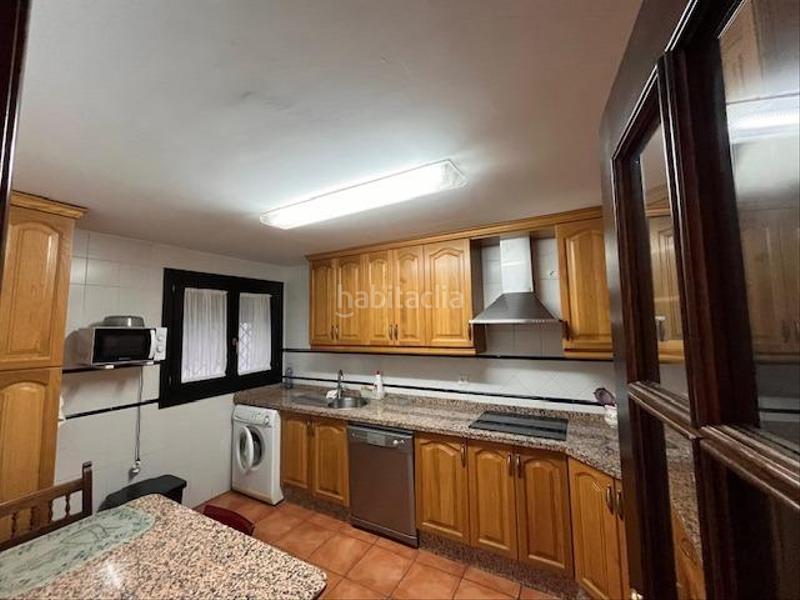 Foto fdbb8509-2ffb-4240-962d-271cd90877c0. Piso gran piso en venta en pleno centro de la zubia en Zubia (La)