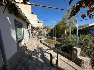 Masía en Barrio de la Vega. Venta de casa para reformar en zona céntrica del barrio de monac
