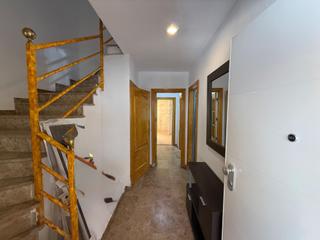 Casa adossada a La Zubia Ciudad. Venta de casa adosada en la zubia.