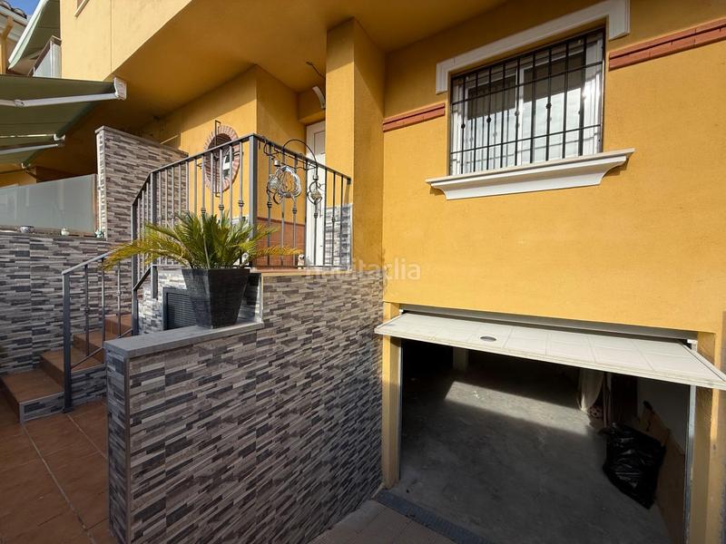 Foto a73d9f70-c820-4cc6-91b9-cf02b6223304. Casa adosada venta de espectacular chalet adosado en el centro de gojar. en Gójar
