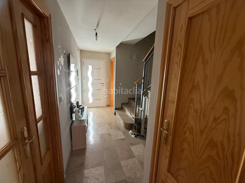 Foto e3870db8-016e-48c9-ab16-98db41e41aed. Casa adosada venta de espectacular chalet adosado en el centro de gojar. en Gójar