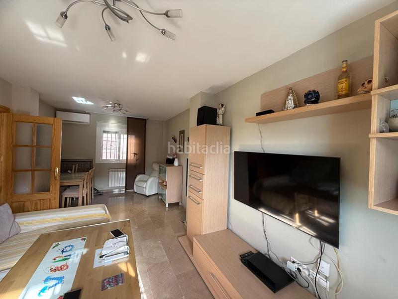 Foto fb88b96d-1354-4e06-bbd2-e9f4dde621c9. Casa adosada venta de espectacular chalet adosado en el centro de gojar. en Gójar