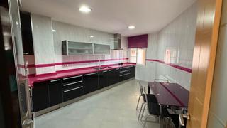 Miete Reihenhaus in La Zubia Ciudad. Alquiler de casa en la zubia
