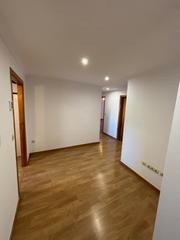 Location Appartement à La Zubia Ciudad. Piso muy amplio de alquiler en el centro de la zubia.