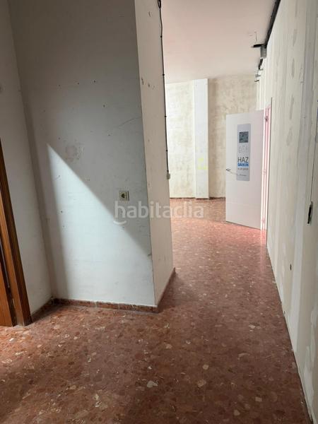 Foto 437d2674-e8cf-44fc-8097-31d72841f8ec. Alquiler local comercial alquiler de local en la zubia. en Zubia (La)