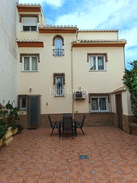 Foto 9f5c64f2-32db-4d9b-a147-95f8773e6447. Casa adossada amb calefacció aparcament a Huétor Vega