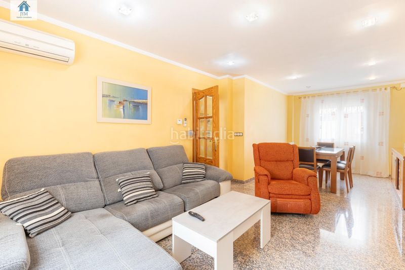 Foto abd17c96-12b2-45db-aed5-c517d58922f6. Casa adossada amb calefacció aparcament a Huétor Vega