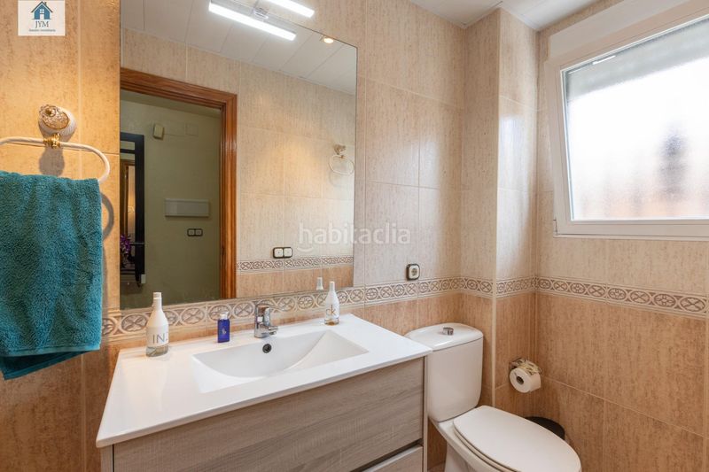 Foto f40ae762-c5c5-4666-805c-7a80a17dae46. Casa adossada amb calefacció aparcament a Huétor Vega