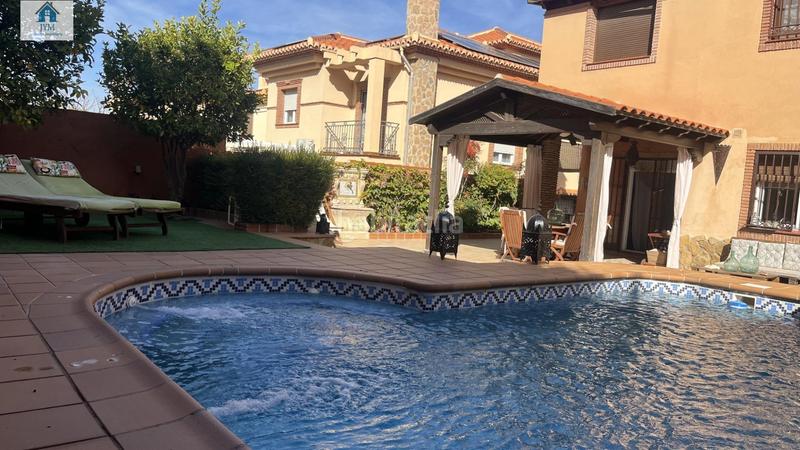 Foto 5f582fc3-8120-455c-b98f-5078581bb84b. Chalet avec chauffage parking piscine dans La Zubia Ciudad Zubia (La)