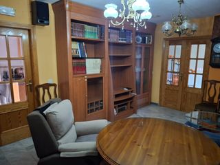 Maison jumelée à Huétor Vega. Venta de chalet adosado en huétor vega