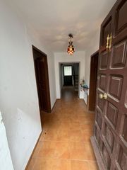 Casa en La Zubia Ciudad. Venta de casa de pueblo para reformar en el centro de la zubia.
