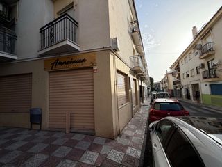 Lloguer Local Comercial a La Zubia Ciudad. Alquiler de local comercial en el centro de la zubia