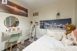 Flat in La Zubia Ciudad. Piso en venta de tres habitaciones en la zubia