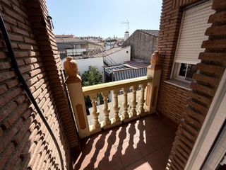 Rent Flat in Huétor Vega. Alquiler de piso espacioso totalmente amueblado en huétor vega.