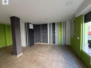 Lloguer Local Comercial a La Zubia Ciudad. Oportunidad de alquiler en el centro de la zubia local comercial