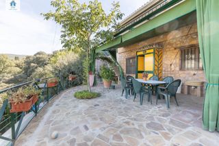 Casa en D�lar. Venta de chalet en dilar en plena naturaleza, con m�s de 2.500 m