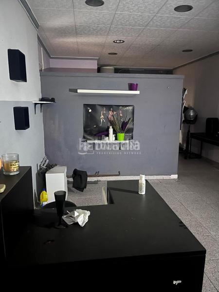 Foto 0c19e4bc-6e25-4982-a961-06b52b2bd824. Local comercial tienda en venta en Lloreda Badalona