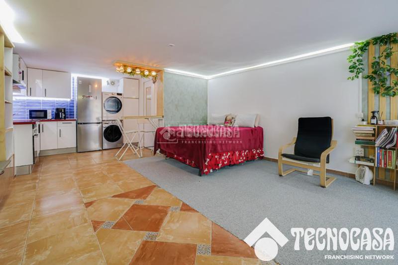 Foto cbd9b5a4-9aad-4959-a100-4cccdad6b1db. Estudio piso en venta en Sistrells Badalona