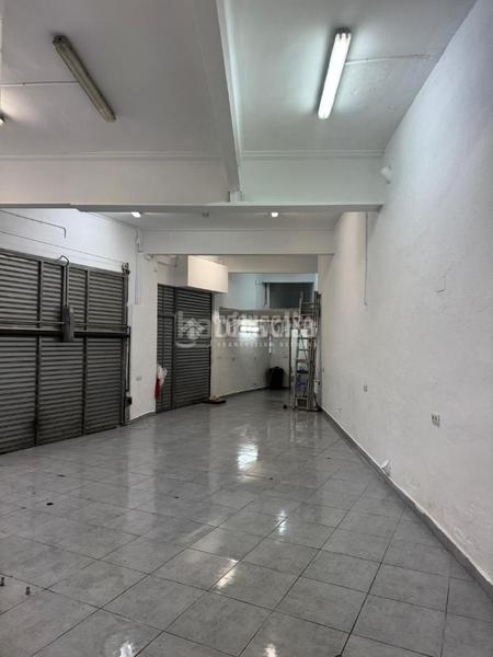 Foto 57544e82-b9bd-410b-8fd2-e5aae2aebd22. Local comercial almacén en venta en La Salut Badalona