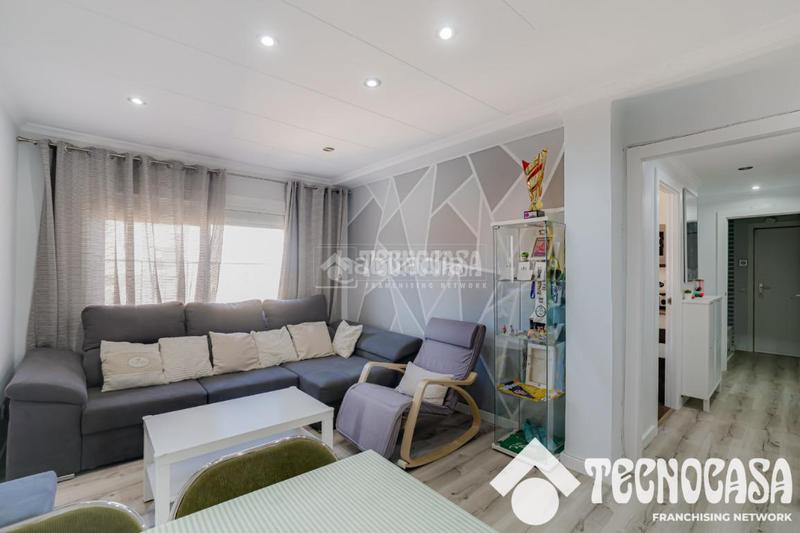 Foto 0c10a94b-cb5f-44f8-94dd-b68b8297581e. Piso  en venta en Llefià Badalona