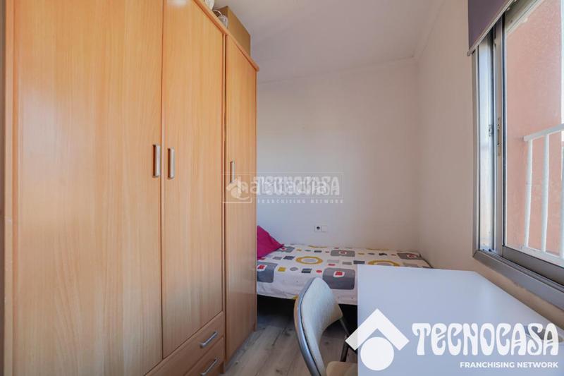Foto 2c724730-d678-4433-883e-3b7c6cb23a47. Piso  en venta en Llefià Badalona