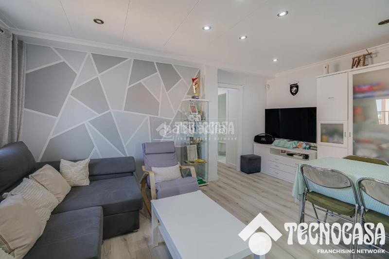 Foto fbef85fe-b6ea-46c2-b10d-bc6595066b0f. Piso  en venta en Llefià Badalona
