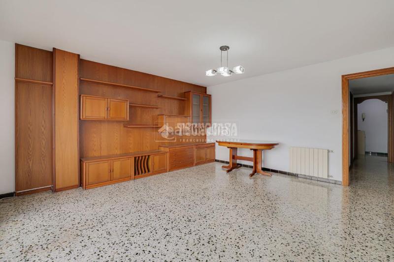 Foto 0ce3c325-68dc-4526-a22b-d11693a29a69. Pis a Sistrells Badalona