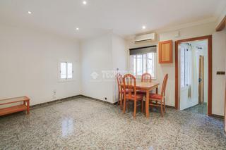 Appartement à Sistrells. Piso en venta en badalona