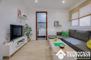 Etagenwohnung  Carrer de mari benlliure. Piso en venta en badalona