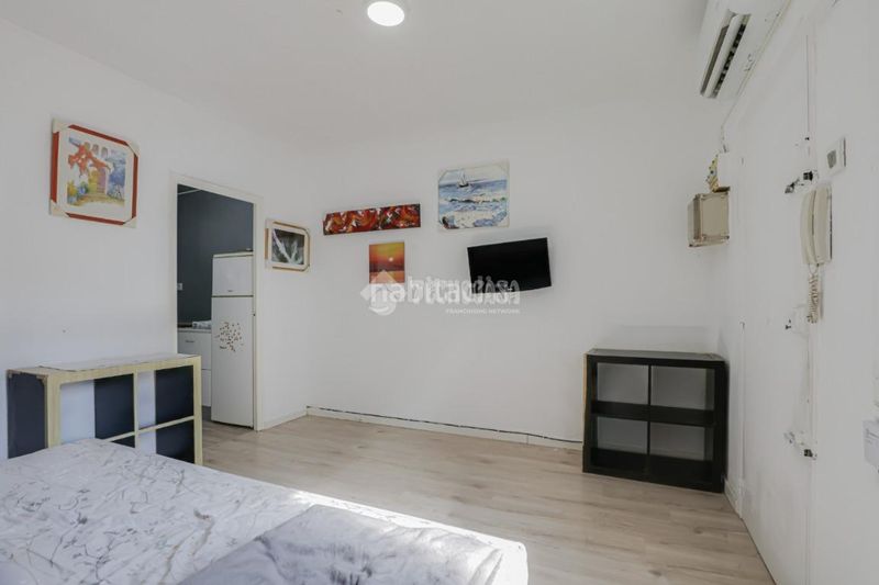 Foto bf781b27-1658-4bb4-8fe0-a11b99f0beb4. Pis a La Salut Badalona