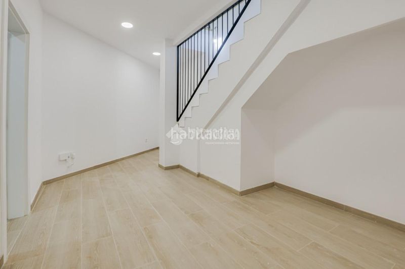 Foto 3cf415d8-3f60-4864-adb6-f76f3757128a. Pis a La Salut Badalona