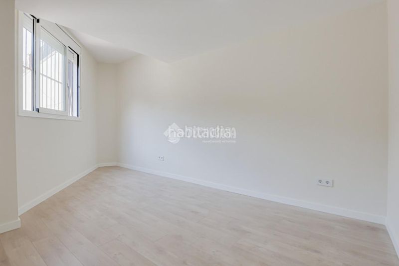 Foto ae0a53f5-471b-4968-b538-d863a9895076. Pis a La Salut Badalona