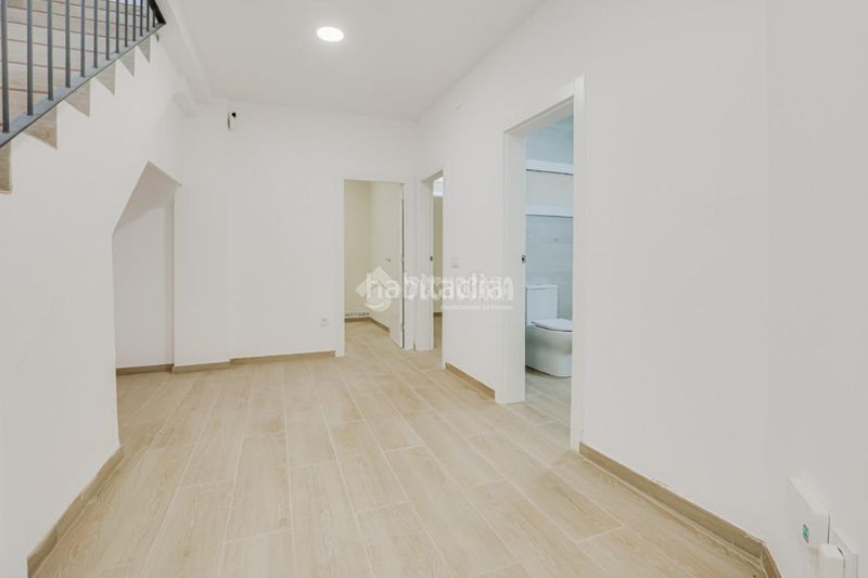 Foto d884bc8f-1ba2-49bc-82a4-cdf16f01ddf7. Pis a La Salut Badalona
