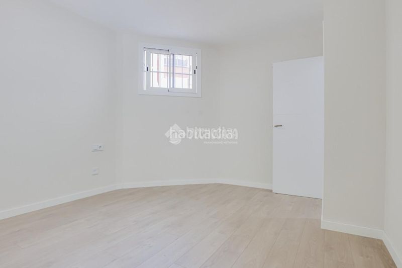 Foto ec8449ce-e3d0-4e72-8797-0376109859a9. Pis a La Salut Badalona