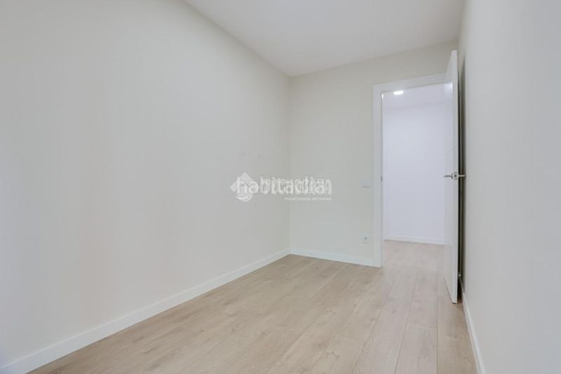 Foto a06e5352-1363-4d68-b51f-23d078968a4f. Pis a La Salut Badalona