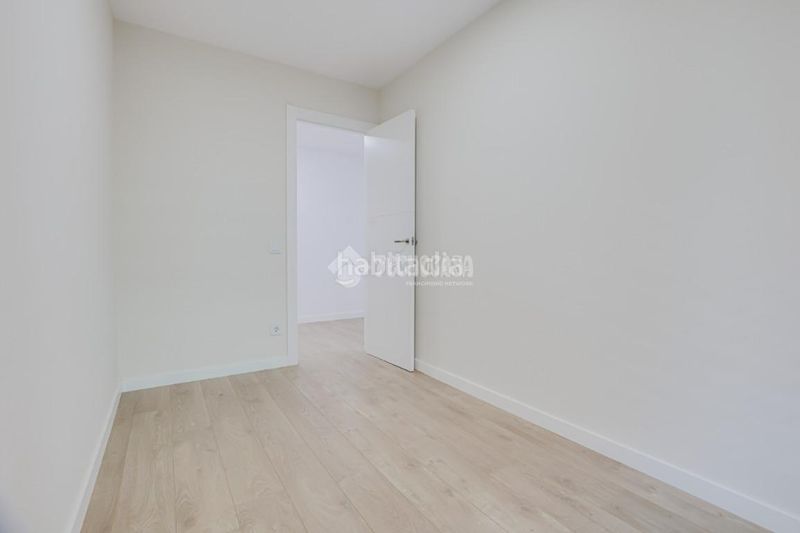 Foto ee4bfe4f-60b1-4833-b421-bcf9b726ef67. Pis a La Salut Badalona
