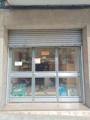 Locale commerciale in Sistrells. Tienda en venta en badalona