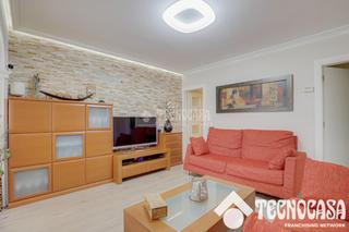Etagenwohnung  Carrer d'hipólito lázaro. Piso en venta en badalona