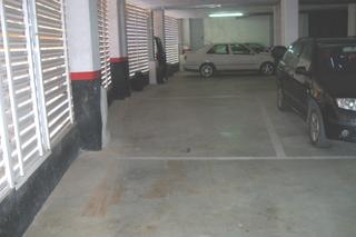 Aparcament cotxe a Piera. Céntrico